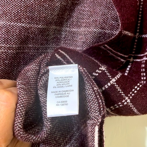 Plaid Long Cardigan - Picture 6 of 6